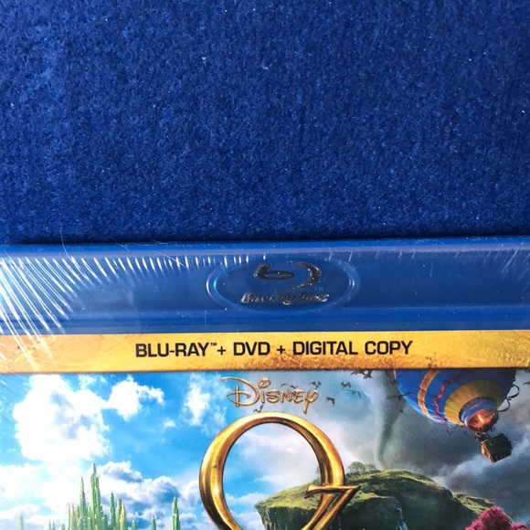 ⭐️4/$36⭐️ Disney Oz The Great and Powerful Blu-ray with Colorful Cover - Picture 2 of 3
